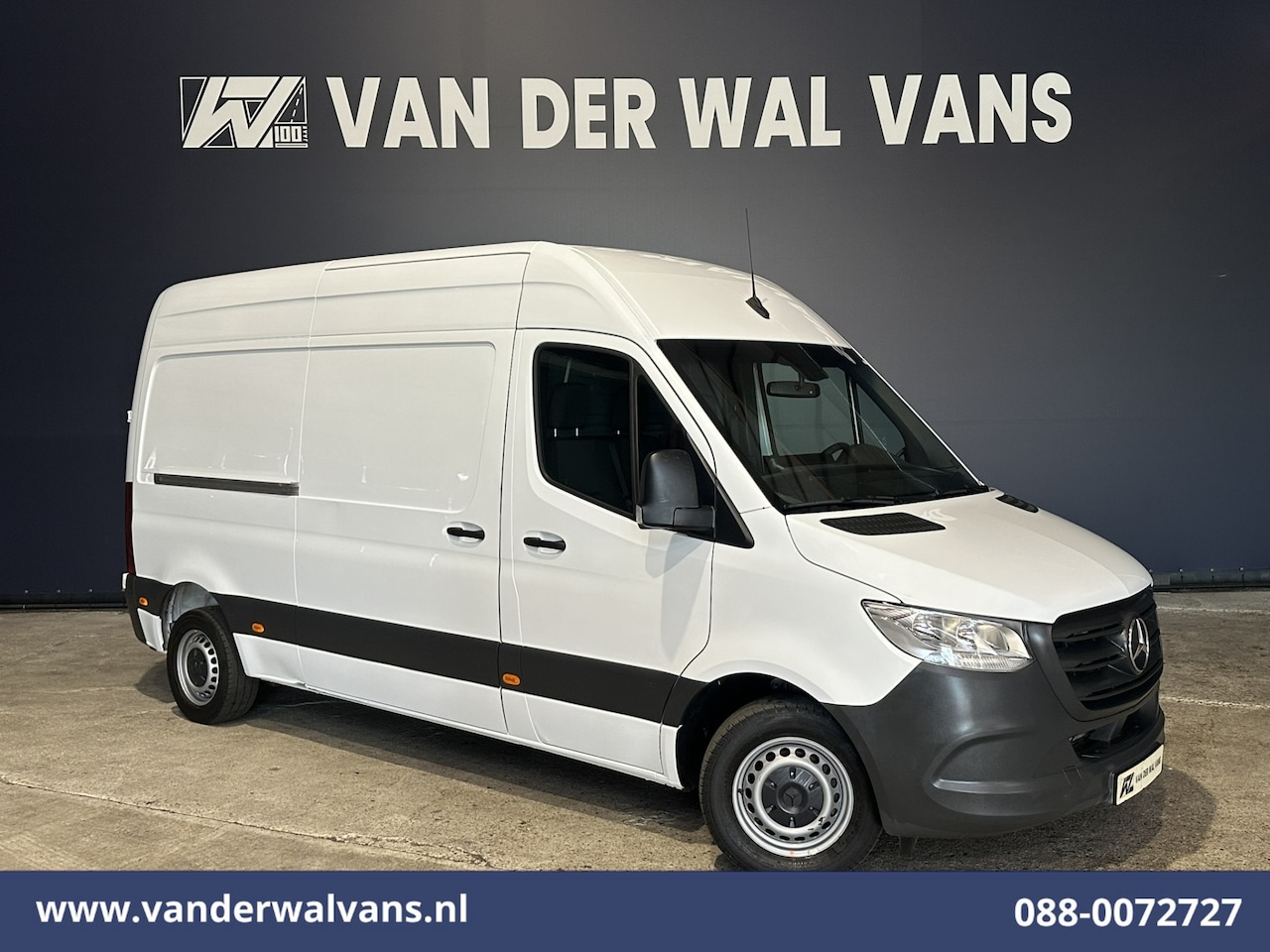 Mercedes-Benz Sprinter - 211 CDI 115pk L2H2 Euro6 Airco | Camera | Trekhaak | Bijrijdersbank Bluetooth Telefoonvoor - AutoWereld.nl