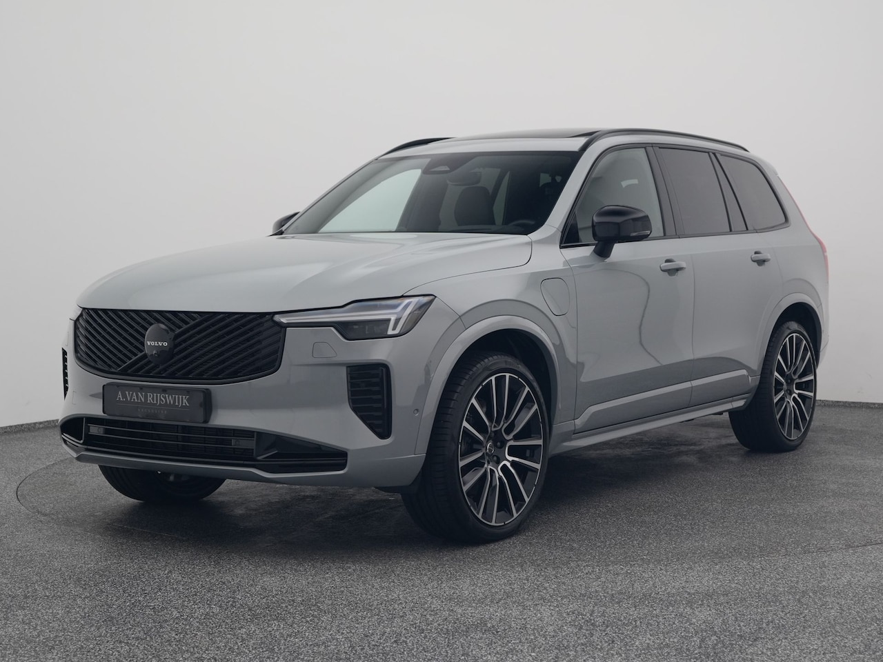 Volvo XC90 - 2.0 T8 Plug-in hybrid AWD Ultra Black Edition 7-Pers. |  PANO | 360° | B&W | HUD | ADAPTIV - AutoWereld.nl
