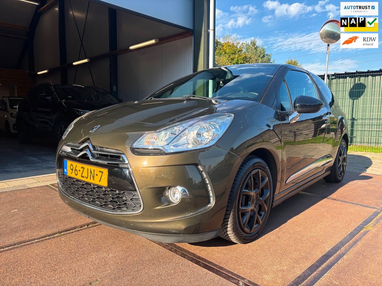 Citroën DS3 - 1.2 VTi Chic Airco Cruise Navi Led. - AutoWereld.nl