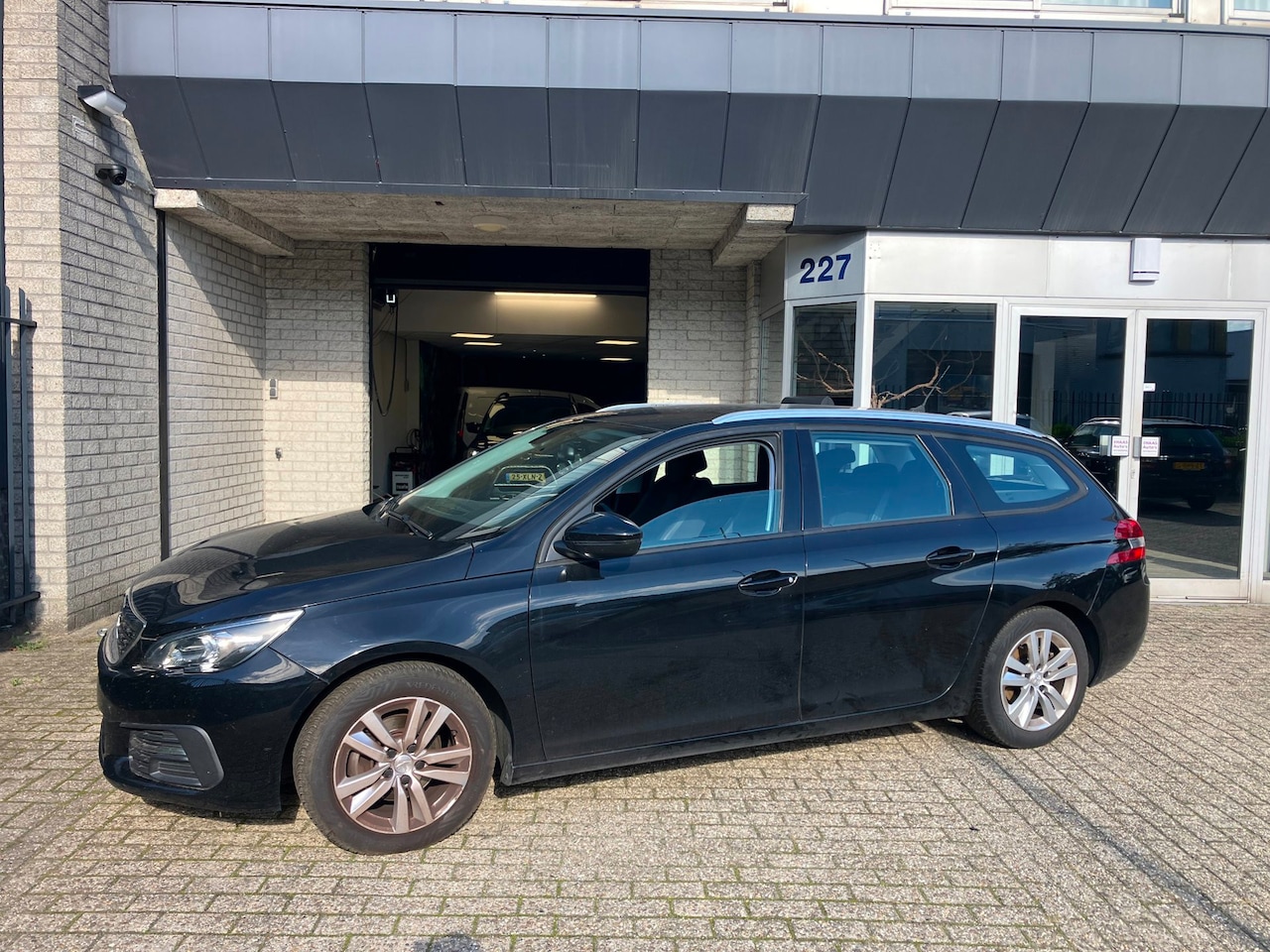 Peugeot 308 SW - 1.2 PureTech Active / PROBLEM ENGINE / MOTOR NO GOOD / EXPORT PRICE - AutoWereld.nl