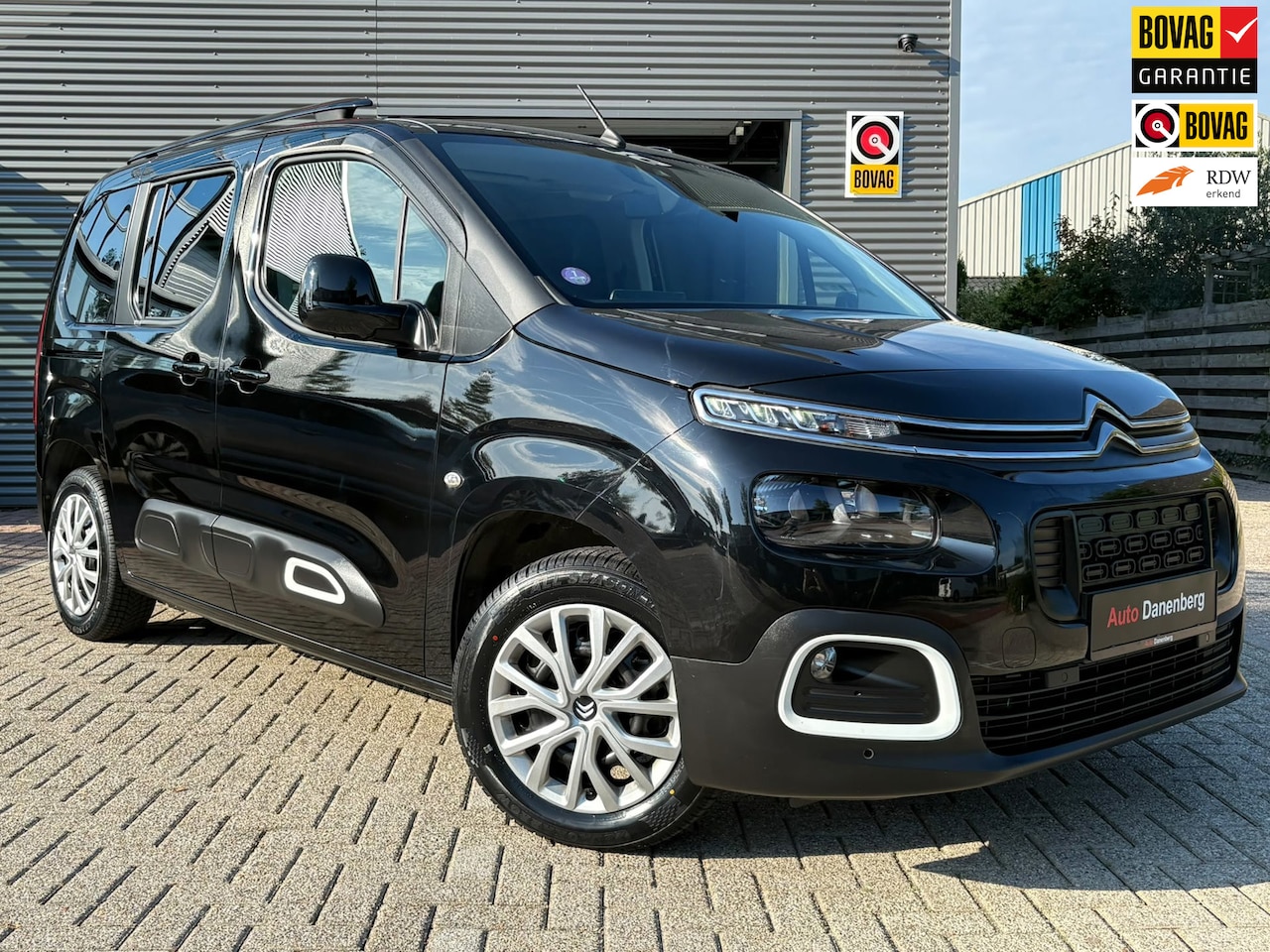 Citroën Berlingo - 1.2 PureTech Shine TREKHAAK,GARANTIE - AutoWereld.nl