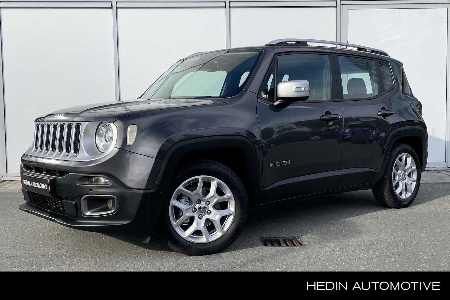 Jeep Renegade - 1.4 MultiAir Limited | NIEUWE FOTO'S VOLGEN | Trekhaak | Navigatie | LMV 17 Inch - AutoWereld.nl