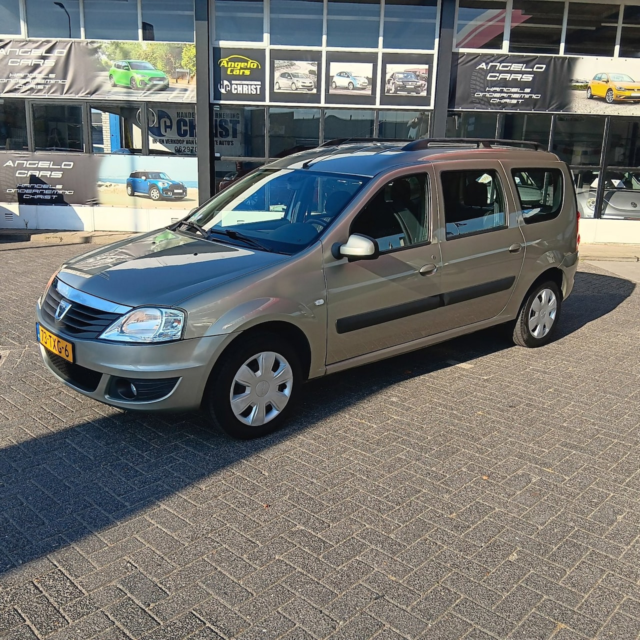 Dacia Logan MCV - 1.6 MPI Lauréate 1.6 MPI Lauréate - AutoWereld.nl