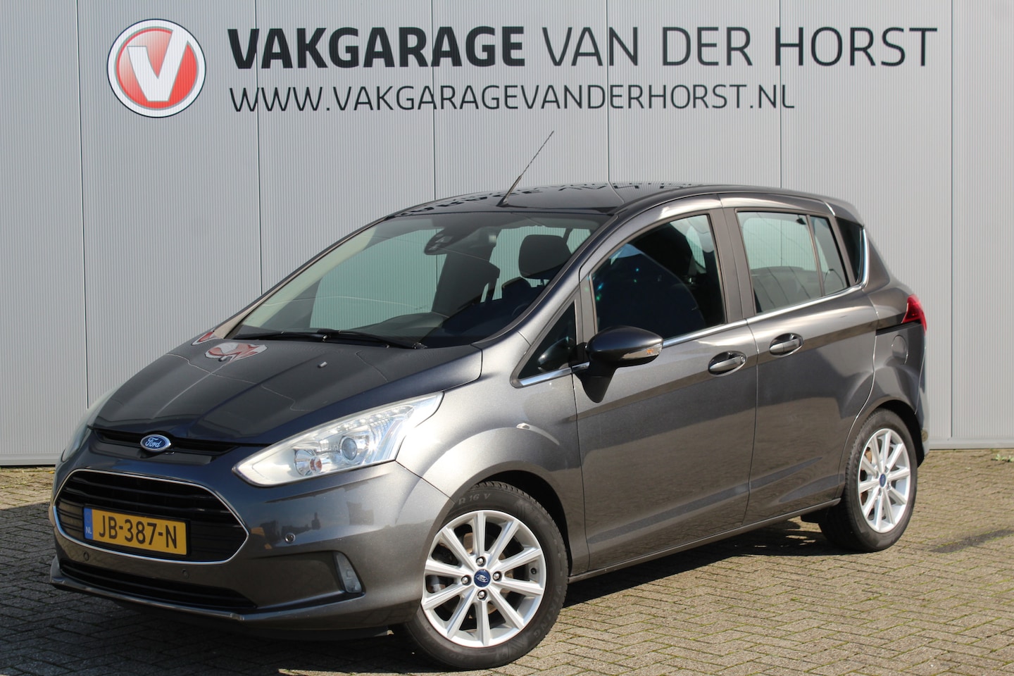 Ford B-Max - 1.0-100pk EcoBoost Titanium. Mooie, chique en luxe Ford B-Max, hoge in- en uitstap ! Trekh - AutoWereld.nl