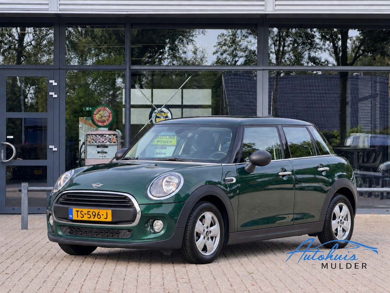 MINI 5-Deurs - 1.5 One | Airco | Navigatie | 5DRS | PDC | Dealer Onderhouden - AutoWereld.nl
