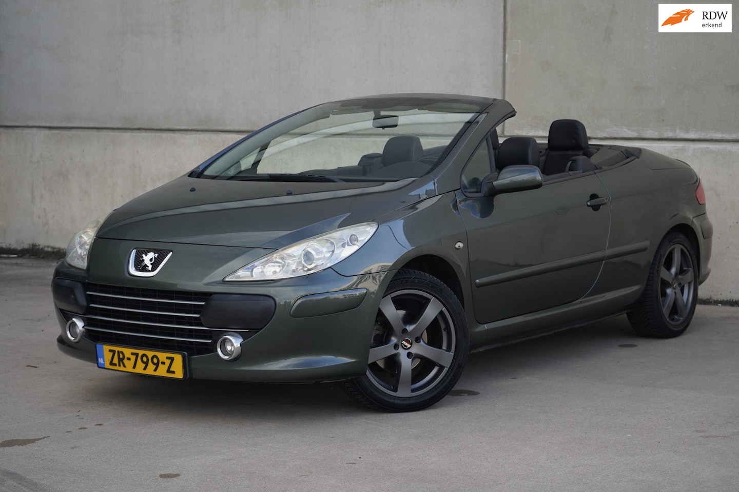 Peugeot 307 CC - 2.0-16V Automaat, Leder, Airco, PDC, NAP - AutoWereld.nl
