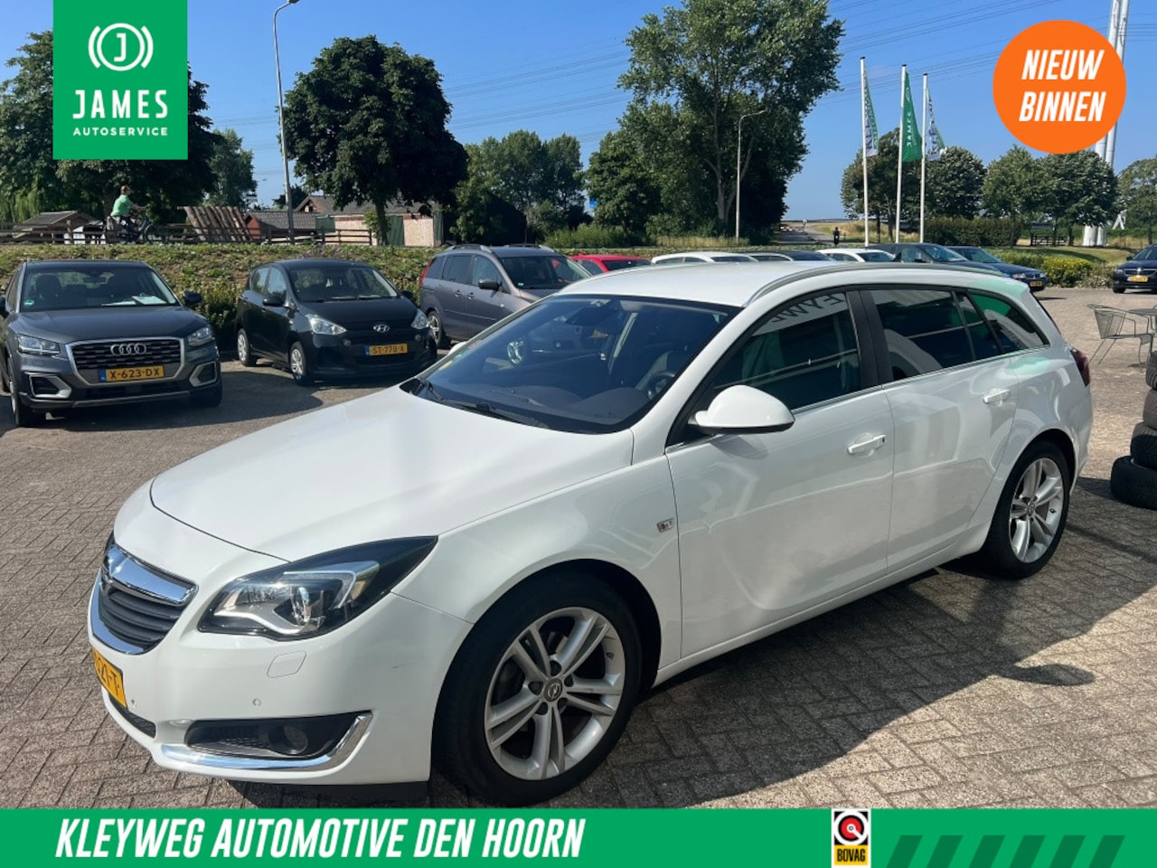 Opel Insignia Sports Tourer - 1.6 CDTI Handel/Export Leer Navi Apple Carplay trekhhaak - AutoWereld.nl