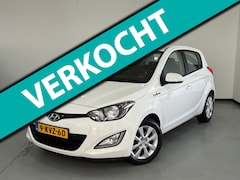 Hyundai i20 - 1.2i i-Deal