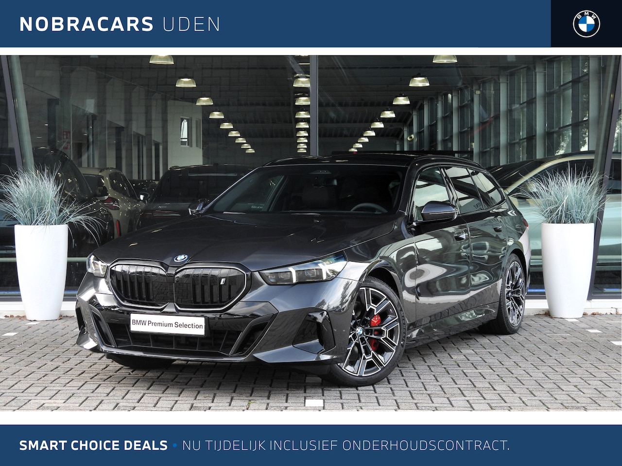 BMW i5 Touring - eDrive40 M Sport / Panoramadak / Trekhaak / Comfortstoelen / Bowers & Wilkins / Parking As - AutoWereld.nl