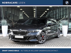 BMW i5 Touring - eDrive40 M Sport / Panoramadak / Trekhaak / Comfortstoelen / Bowers & Wilkins / Parking As