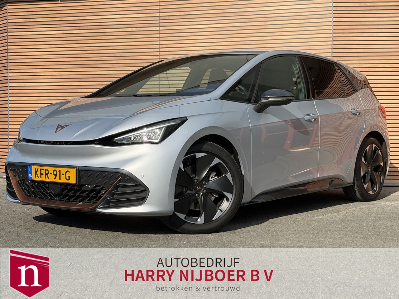 CUPRA Born - Essential Limited 63 kWh SOH 99.8 % Led Matrix / Adpt Cruise / Winterpack / - AutoWereld.nl