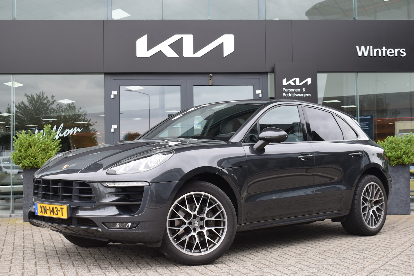 Porsche Macan - 2.0T | Luchtvering | Sport Uitlaat | Panorama | Trekhaak | Leder | Full Options | - AutoWereld.nl