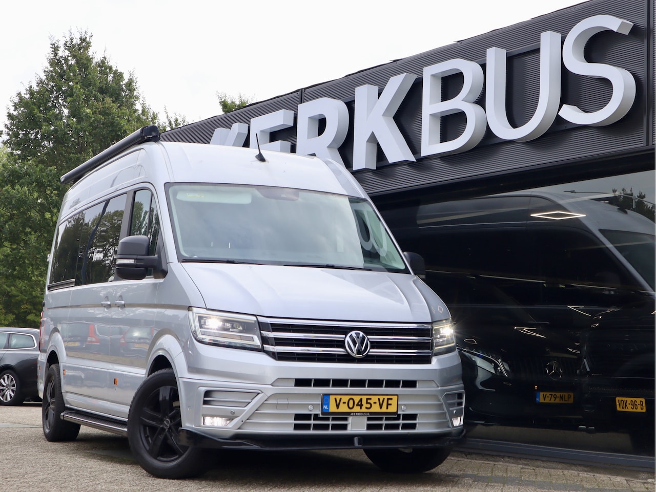 Volkswagen Crafter - 35 2.0 TDI DUBBELE CABINE 3000KG TREKHAAK - AutoWereld.nl