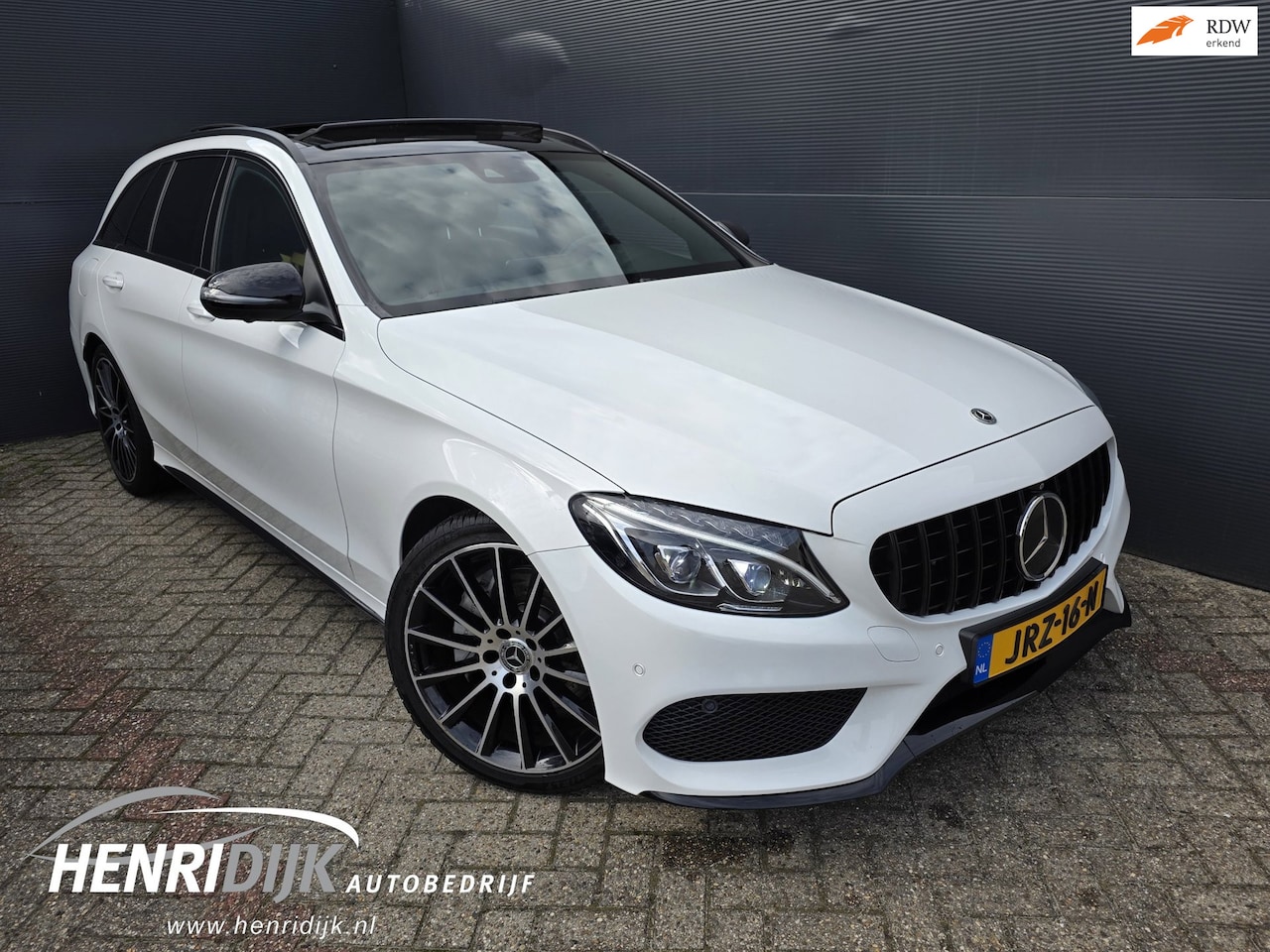 Mercedes-Benz C-klasse Estate - 250 Premium Plus AMG Pano / 360 Camera / Trekhaak / Leder - AutoWereld.nl