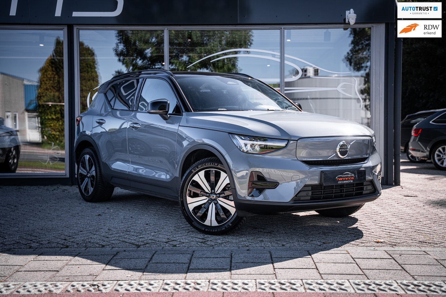 Volvo XC40 - Single Motor Plus 69 kWh|Elec Trekh|Pilot Assist|Blis|Stoel/Stuurverwarming|LED|Elektrisch - AutoWereld.nl