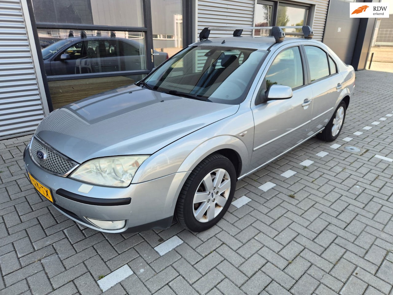 Ford Mondeo - 2.0-16V First Edition - export of sloop - AutoWereld.nl