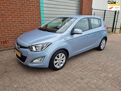 Hyundai i20 - 1.2i i-Deal 5-Drs Airco Bj:2014 NAP