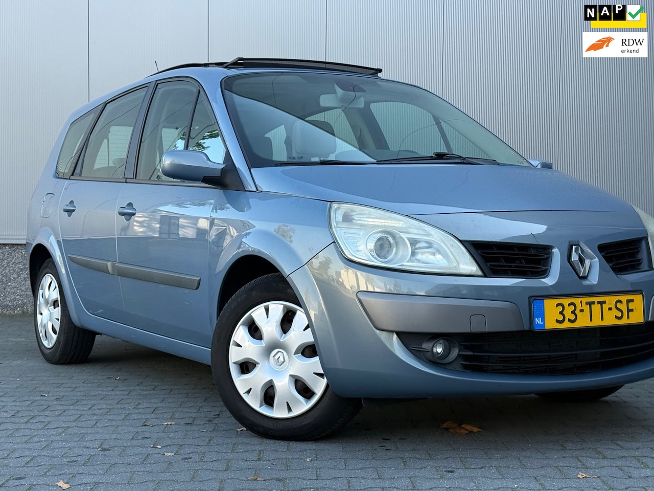 Renault Grand Scénic - .0 | NIEUWE APK 09-2027 | Panoramadak - AutoWereld.nl