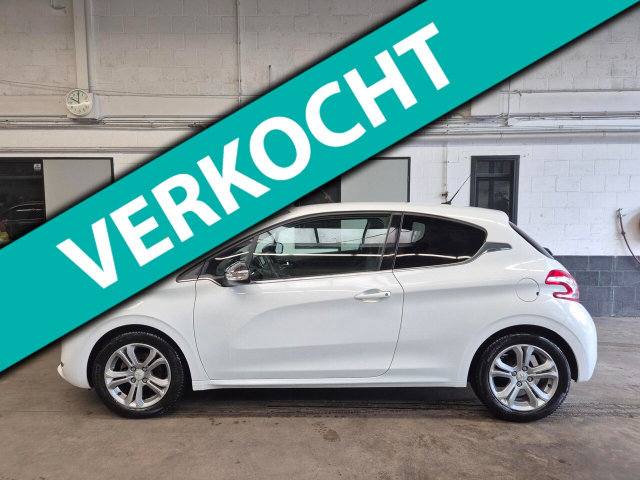 Peugeot 208 - 1.2 VTi Allure 12mnd garantie - AutoWereld.nl