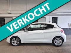 Peugeot 208 - 1.2 VTi Allure 12mnd garantie