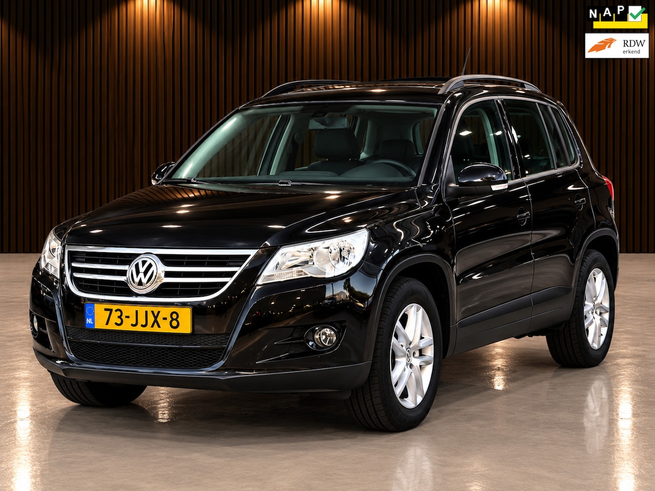 Volkswagen Tiguan - 2.0 TSI Comfort&Design 4Motion AUTOMAAT NAVI/CRUISE/AIRCO | NETTE AUTO ! - AutoWereld.nl