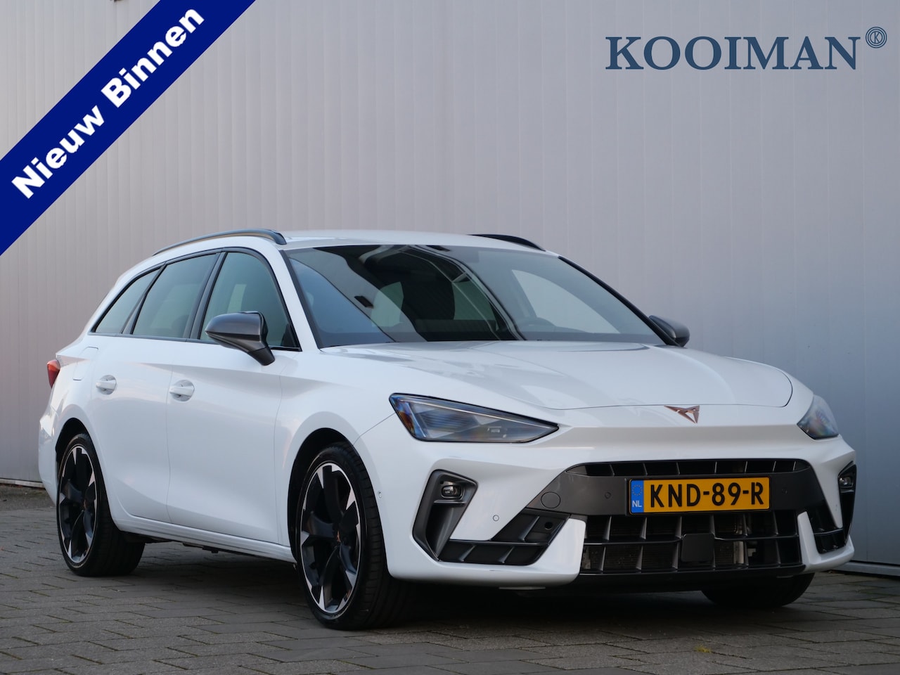 CUPRA Leon Sportstourer - 1.5 TSI e-Hybrid Business 272 Pk Automaat Navi / DAB / Apple Carplay / Camera / Stoel- en - AutoWereld.nl