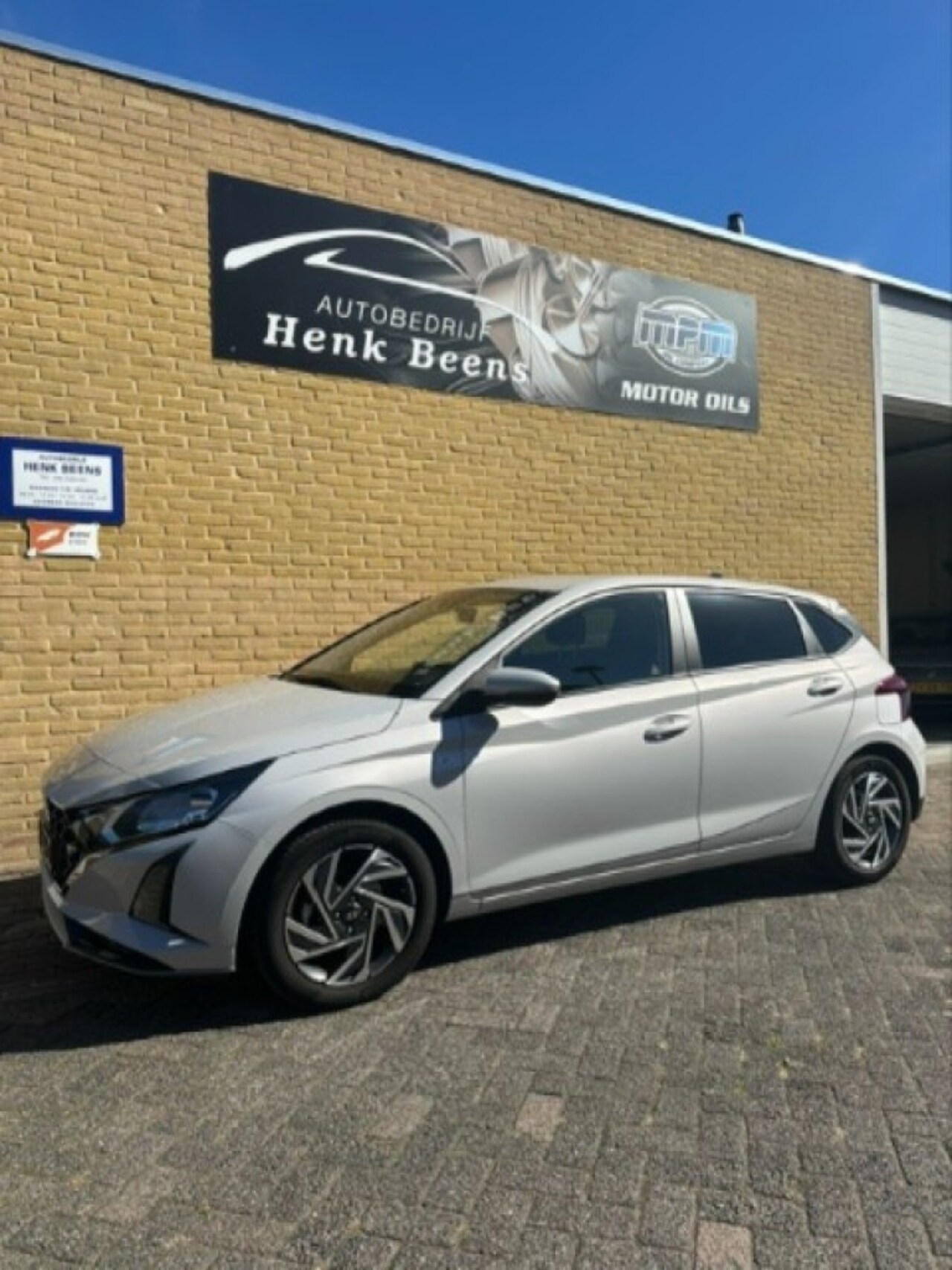 Hyundai i20 - 1.0T-GDi 48v hybride,Airco,Navi,camera,Apple-carplay,parkeersensoren - AutoWereld.nl