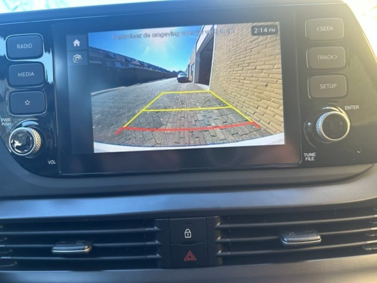 Hyundai i20 - 1.0T-GDi 48v hybride,Airco,Navi,camera,Apple-carplay,parkeersensoren - AutoWereld.nl