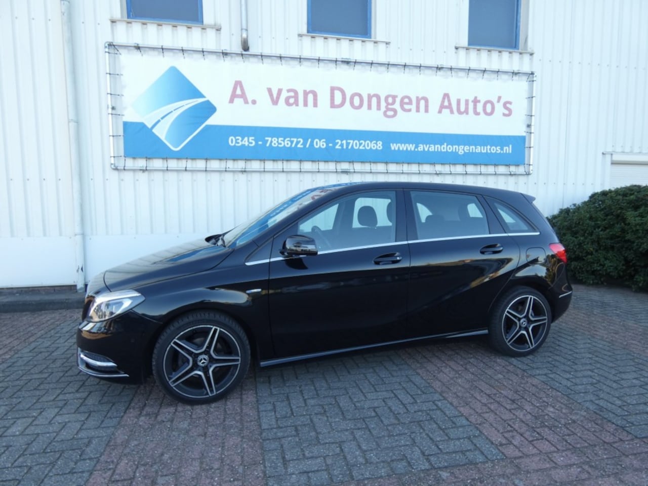 Mercedes-Benz B-klasse - 180 AMBITION Automaat,Navi,Xenon,Camera,Trhaak - AutoWereld.nl