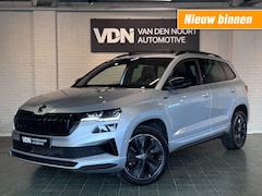 Skoda Karoq - 1.5 TSI Sportline Business DSG Pano Virtual ACC Trekhaak Stoelverw 18''