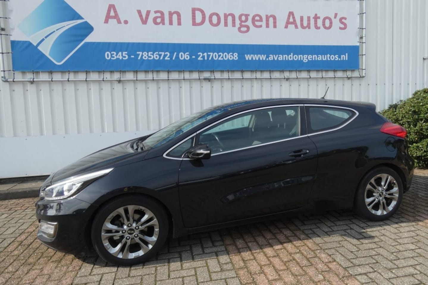Kia Cee'd - 1.6 GDI 20th Anniversary 1.6 GDI 20TH ANNIVERSARY,Airco,Cruise,Bltooth,Navi - AutoWereld.nl