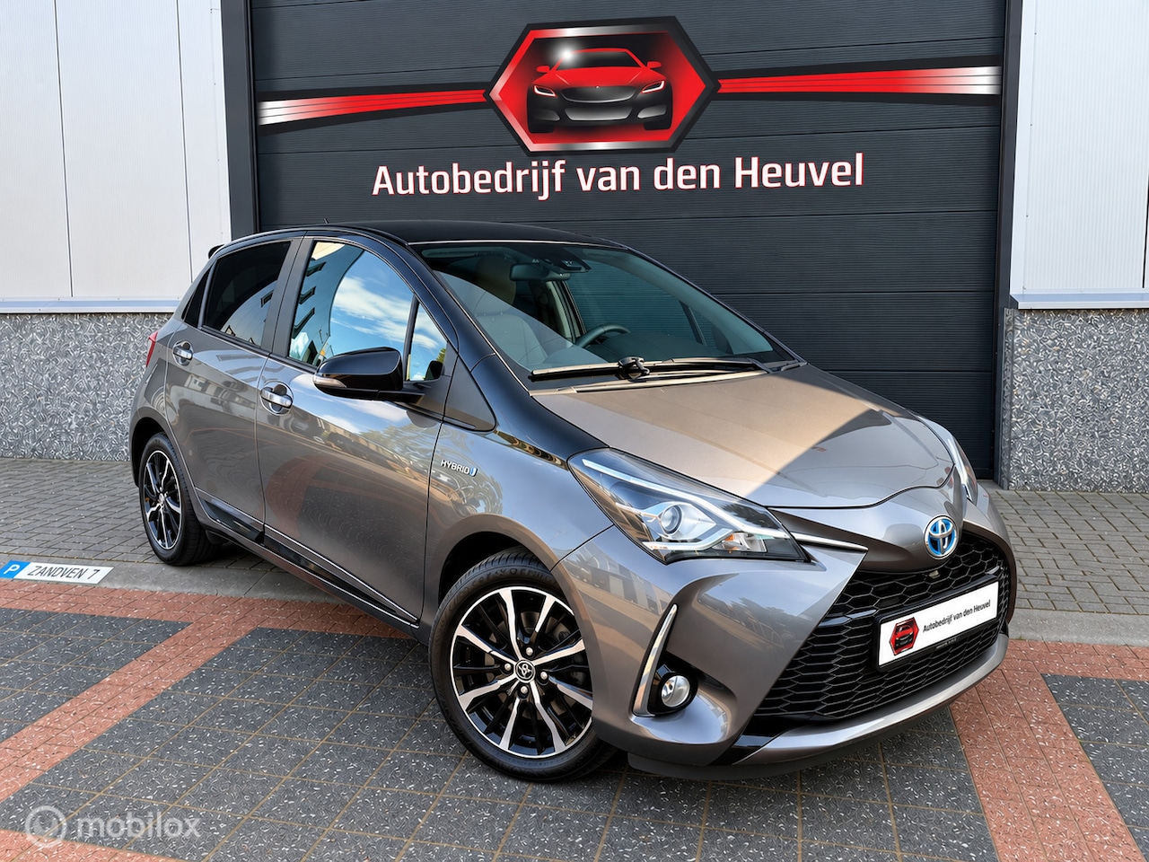 Toyota Yaris - 1.5 Hybrid Bi-Tone Keyless, Stoelverw, Dealeroh - AutoWereld.nl