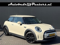 MINI Cooper - 1.5 Aut. 1e eig. Sportstoelen Navi LED Sfeerlicht Carplay NL-auto