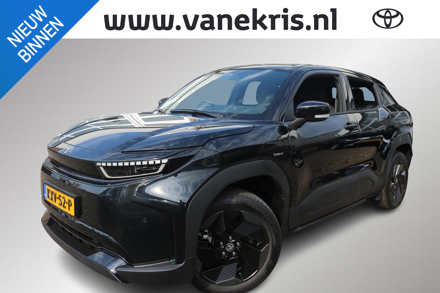Toyota Urban Cruiser - Dynamic 61 kWh Dynamic 61 kWh , BSM, Achteruitrij camera, adaptive cruise, keyles entree, Stoelverwarming - AutoWereld.nl
