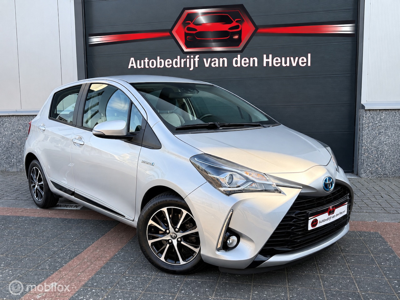 Toyota Yaris - 1.5 Hybrid |55.000 KM| Keyless| Navi |Dealer oh - AutoWereld.nl