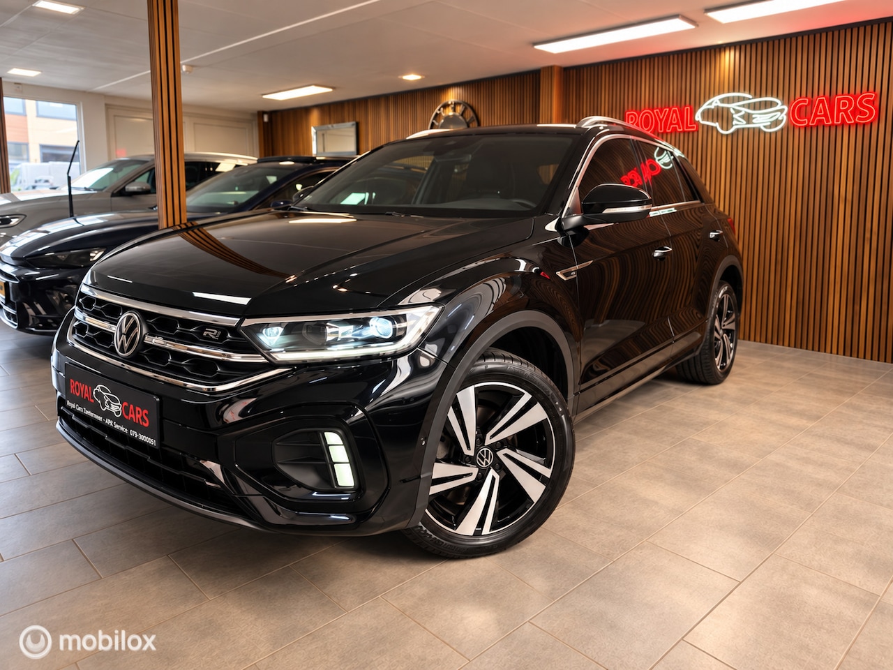 Volkswagen T-Roc - 1.5 TSI 3X R-Line|Keyless|Camera|Vol Optie's - AutoWereld.nl