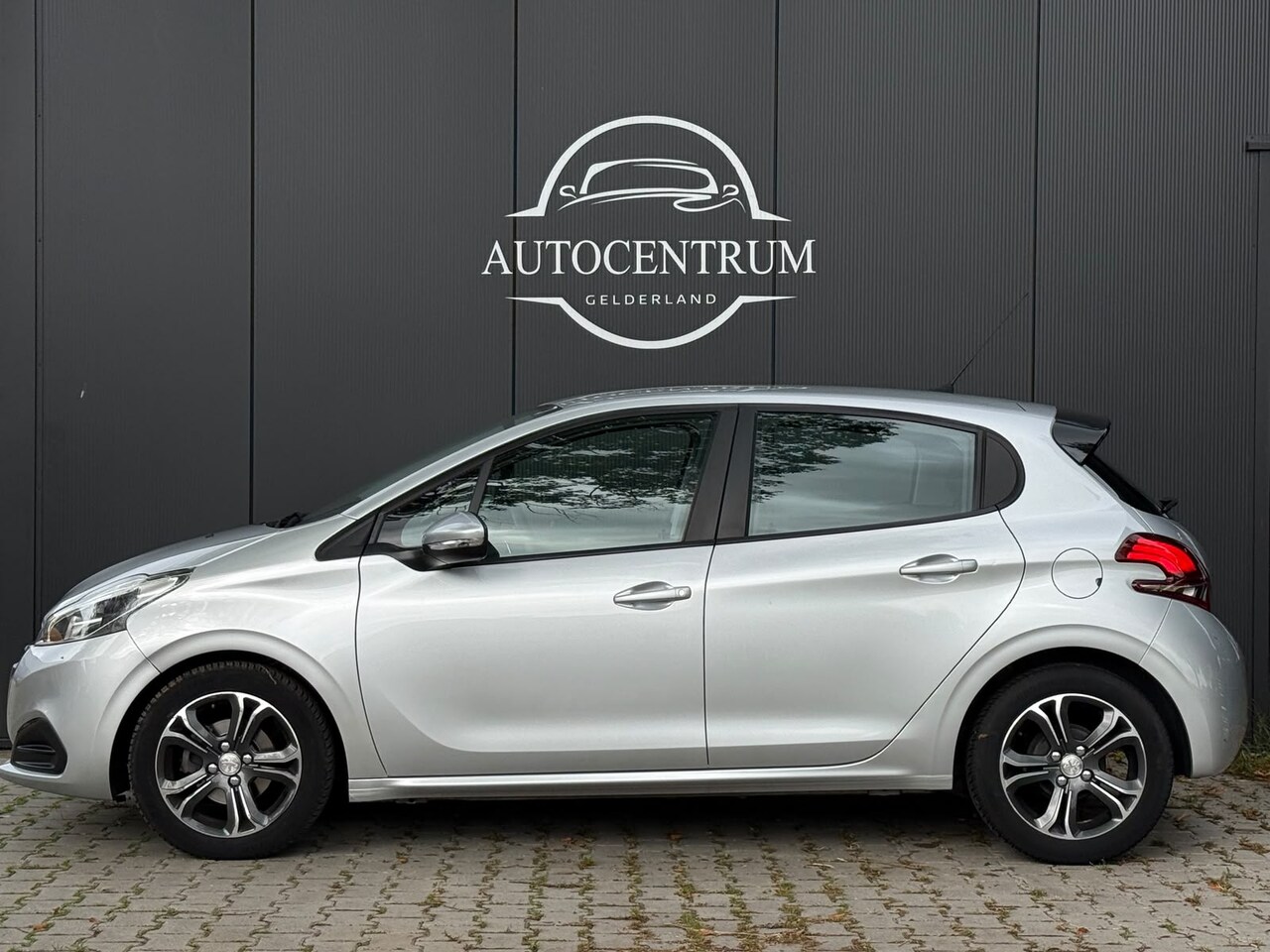Peugeot 208 - 1.2 PureTech Allure VTI