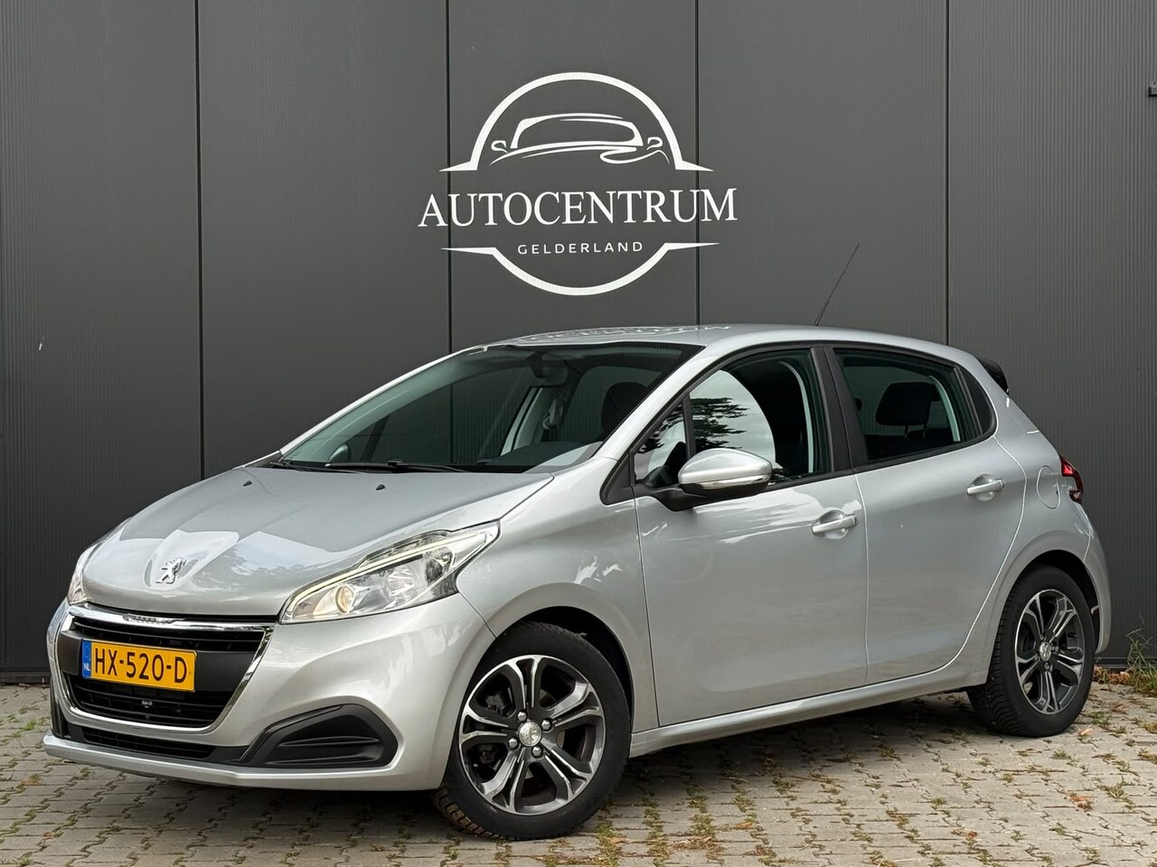 Peugeot 208 - 1.2 PureTech Allure VTI