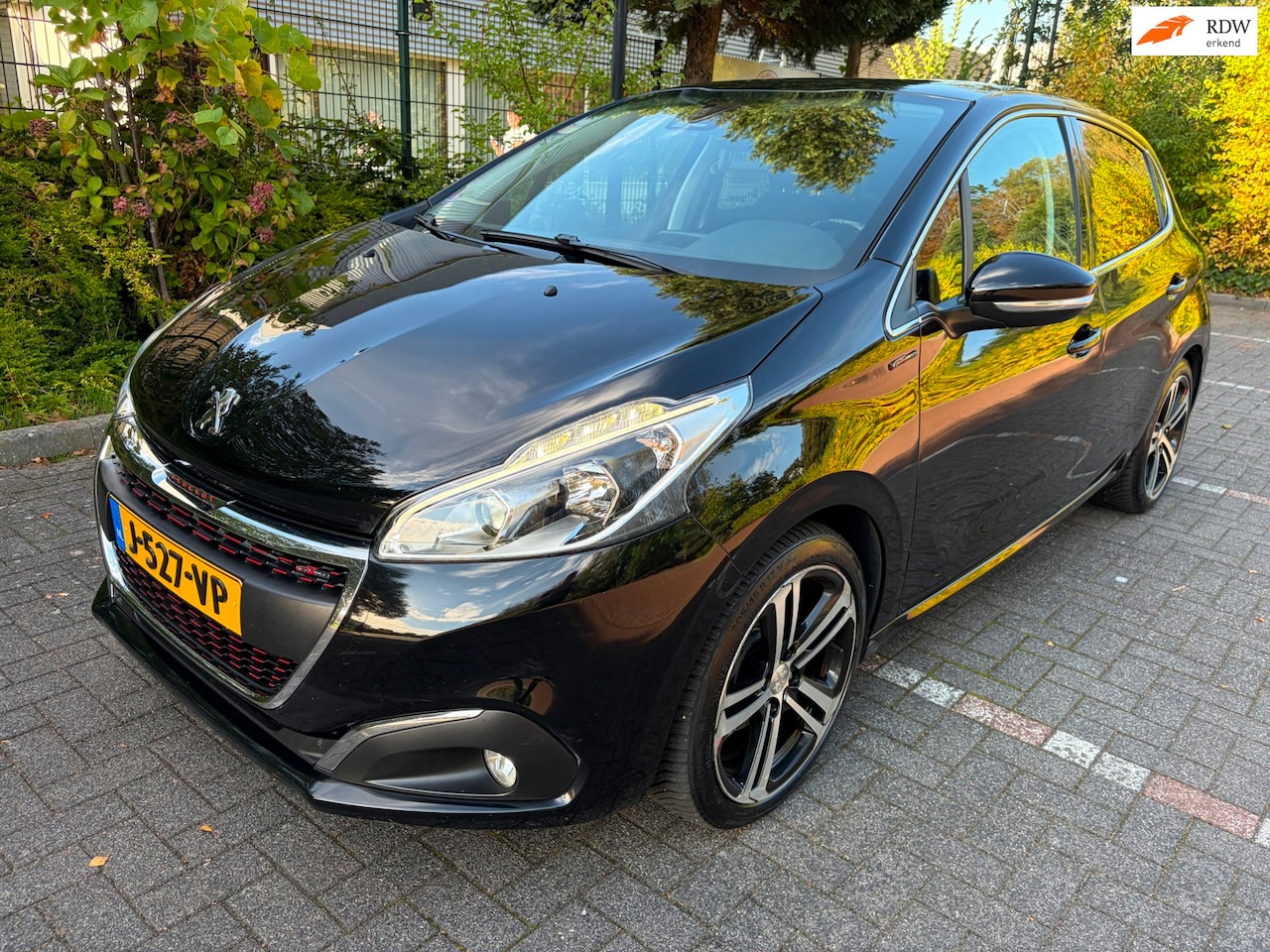 Peugeot 208 - 1.2 PureTech GT-line / Camera / Navi / 5-drs - AutoWereld.nl