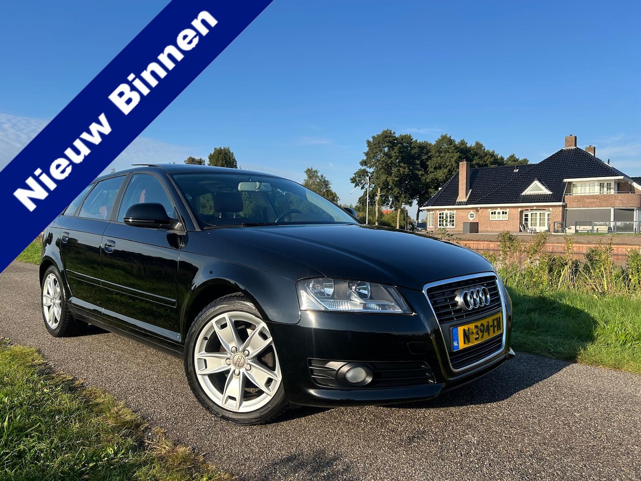 Audi A3 Sportback - 1.4 TFSI Attraction | Pano | Stoelverwarming | Bluetooth | Parkeersensoren - AutoWereld.nl