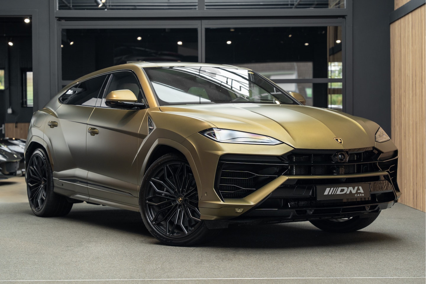Lamborghini Urus - SE Akrapovic Full PPF Carbon B&O 4.0 V8 Hybrid SE Akrapovic B&O - AutoWereld.nl