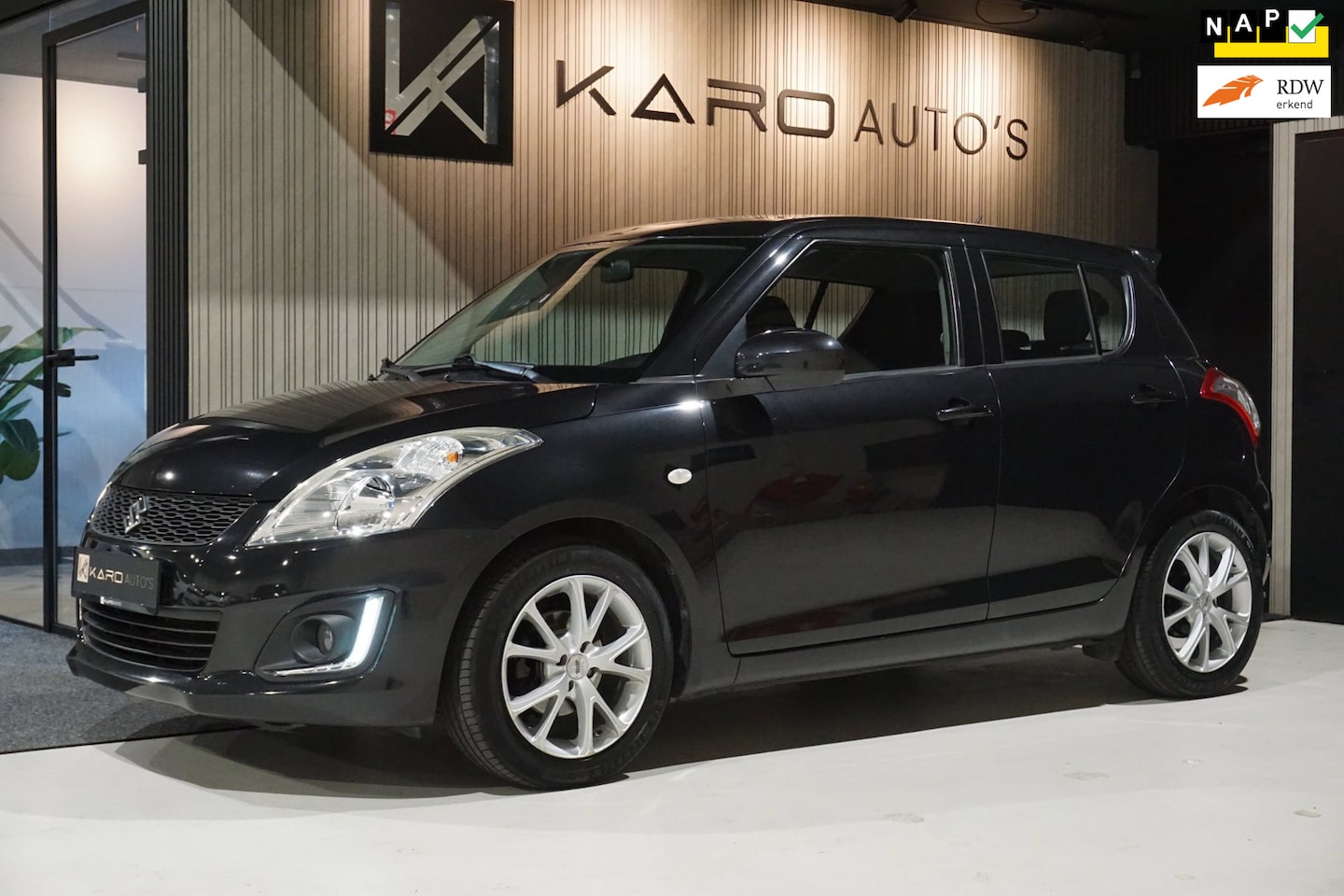 Suzuki Swift - 1.2 Bandit EASSS Airco Cruise MFS Stoelverw LMV - AutoWereld.nl