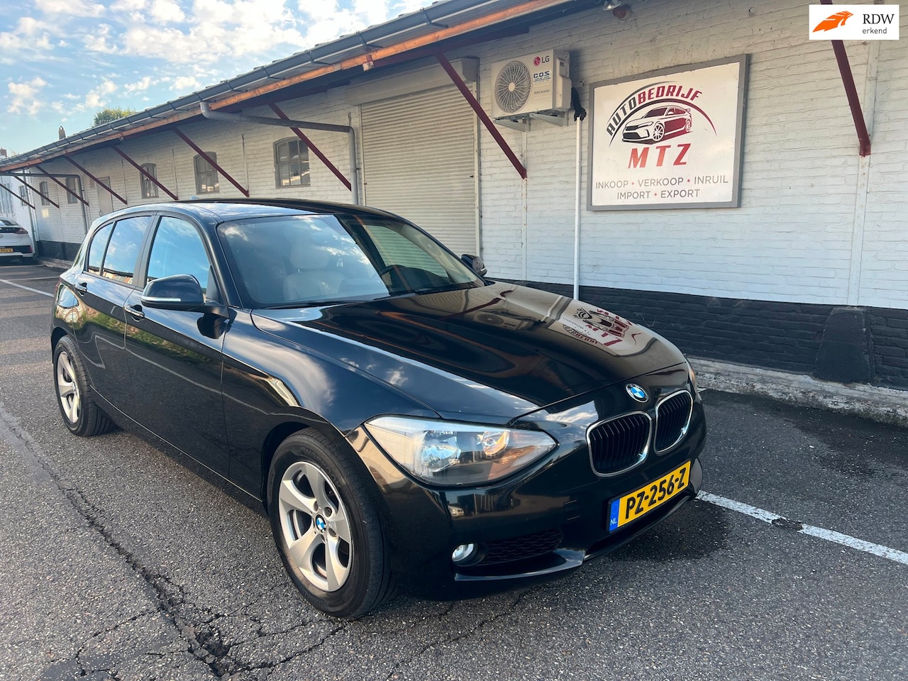 BMW 1-serie - 118d Business+ | Leder| Aut. - AutoWereld.nl