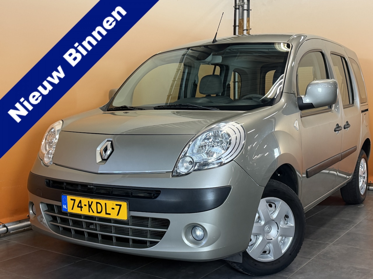 Renault Kangoo Family - 1.6-16V Privilège 1e eig | dealer onderhouden | Nederlandse auto - AutoWereld.nl