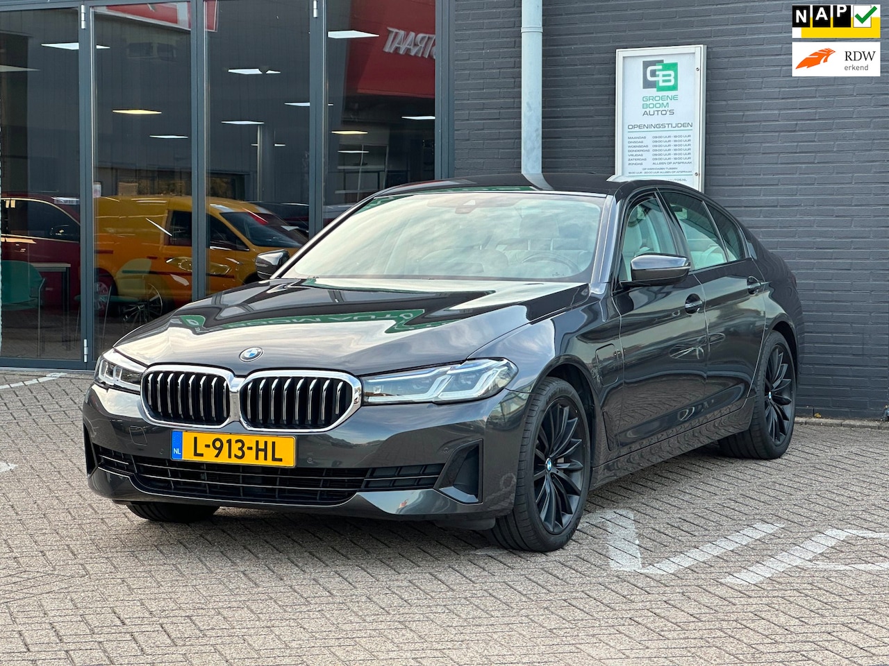 BMW 5-serie - 530e Business Edition Plus/2E EIG/LEDER/CARPLAY/NL-AUTO NAP!! - AutoWereld.nl