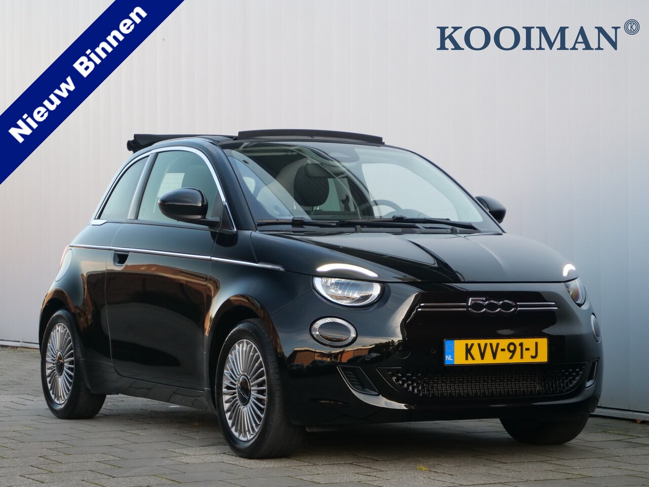 Fiat 500 C - Urban 42 kWh 119 Pk DAB / Apple Carplay / Camera / Stoelverwarming / SOH 95,7 % - AutoWereld.nl