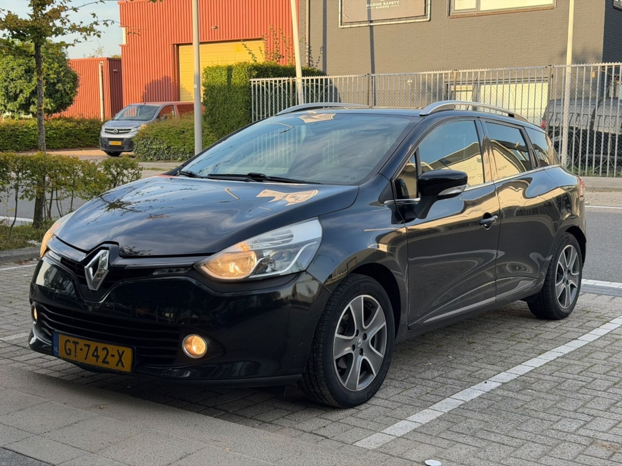 Renault Clio Estate - 1.5 dCi Night&Day - AutoWereld.nl