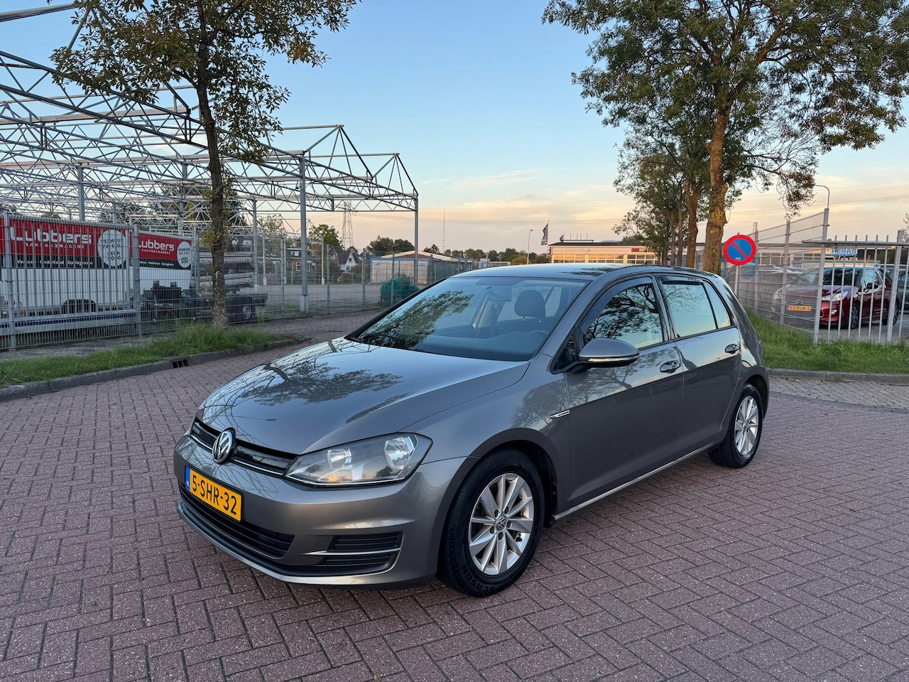 Volkswagen Golf - 1.6 TDI Trendline BlueMotion 1.6 TDI Trendline BlueMotion - AutoWereld.nl