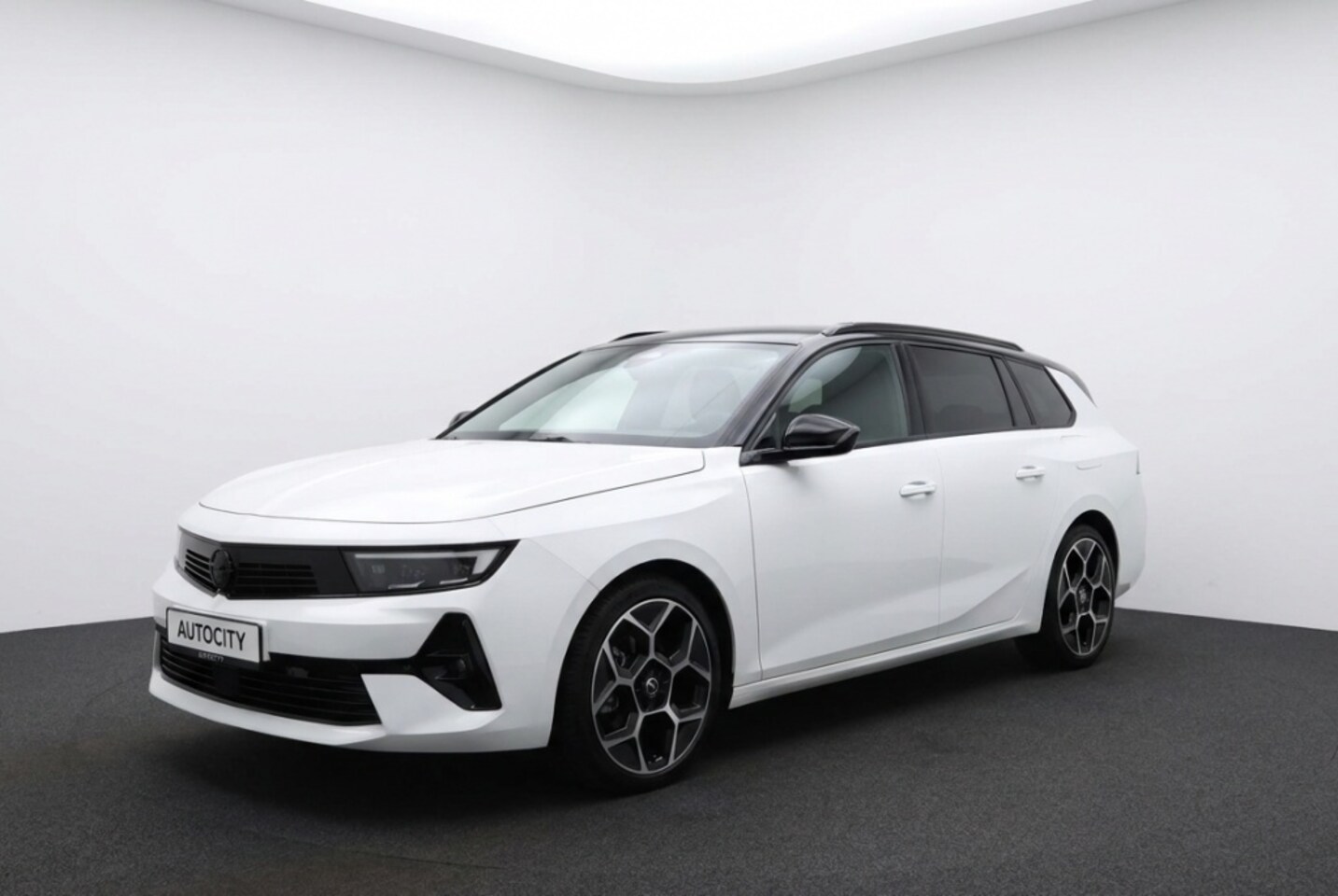 Opel Astra Sports Tourer - 1.6 Turbo GS PHEV Panoramadak | Matrix-LED | 360° Camera | HUD | Winterpakket - AutoWereld.nl