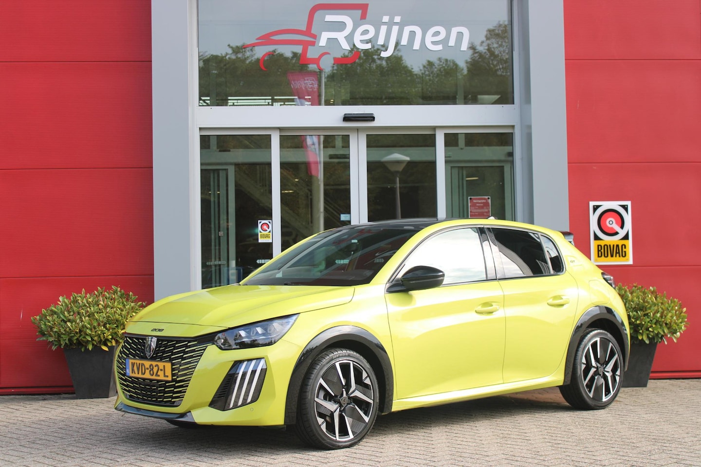 Peugeot 208 - 1.2 Hybrid 145PK AUTOMAAT GT | PANORAMA DAK | ADAPTIVE CRUISE CONTROL | KEYLESS ENTRY/STAR - AutoWereld.nl